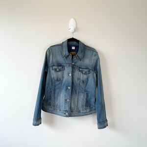 Levis Women’s Denim Jean Jacket Blue Trucker Pockets 100% Cotton Size L/XL